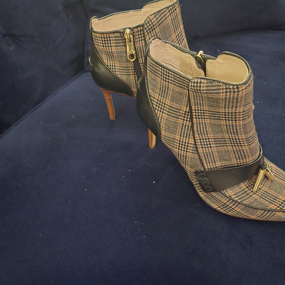 Louise et Cie Plaid Pointed-Toe Ankle Booties in Black and Brown - Picture 3 of 10